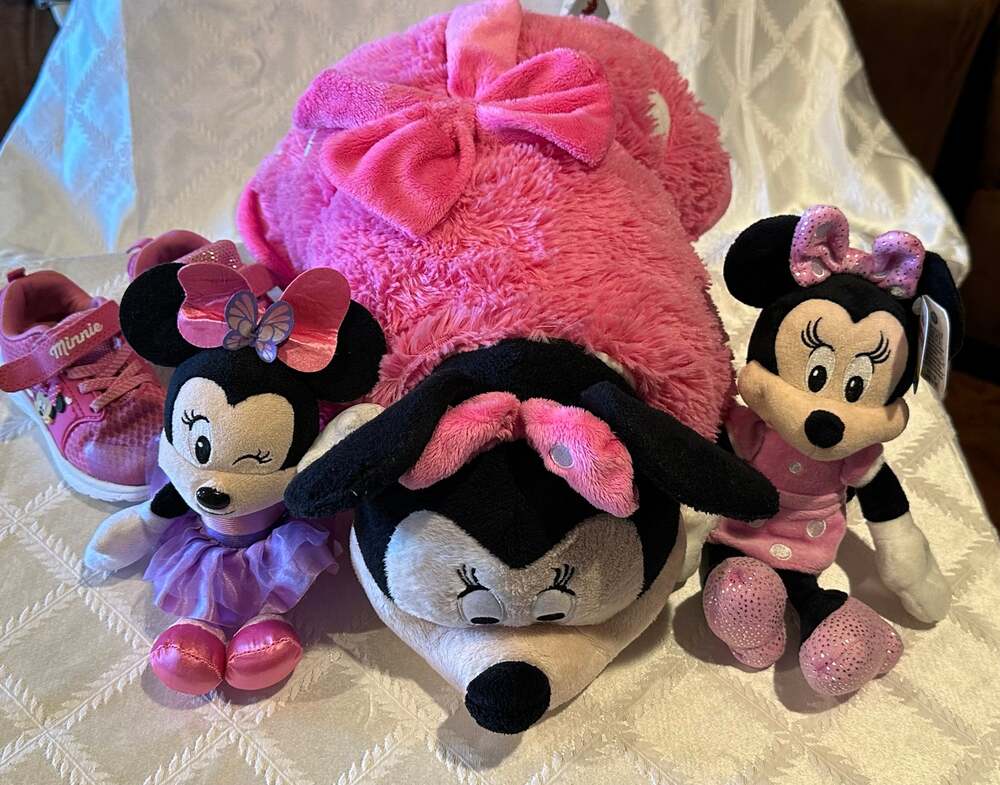 4-Pc Disney Minnie Mouse Bundle Pink Sneakers Size 8 Pillow Pet Plush Toys